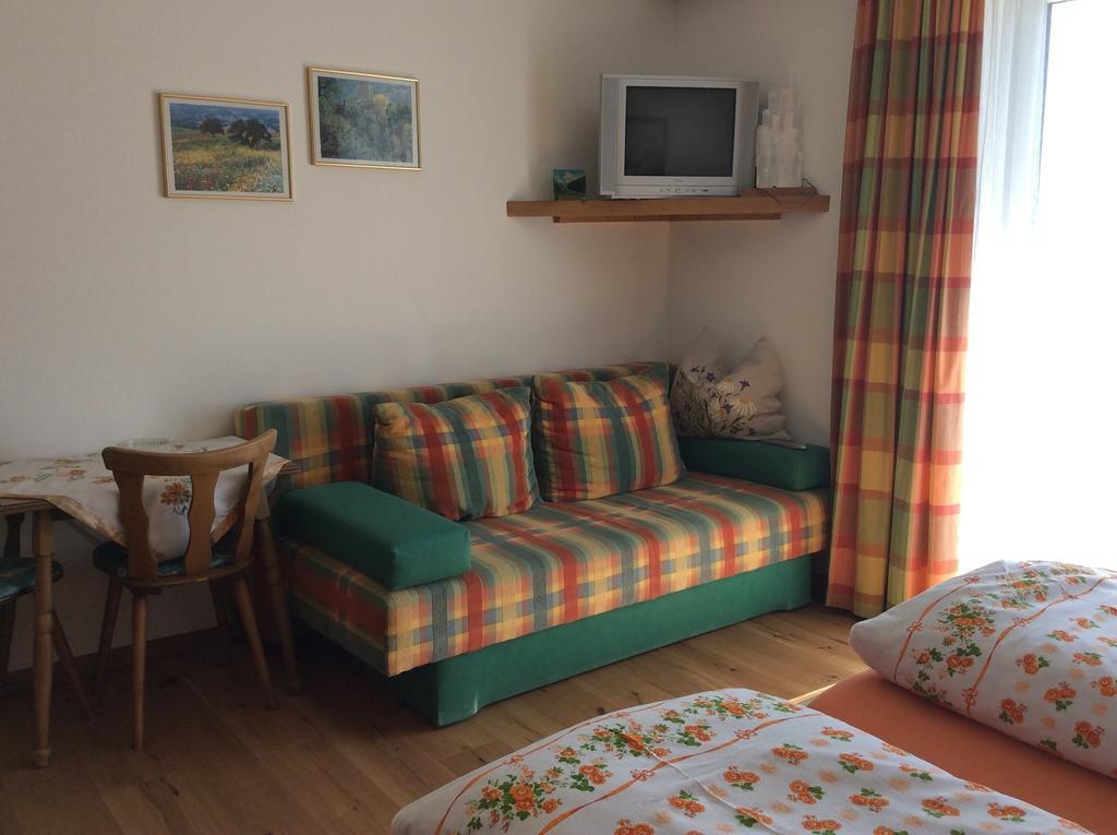 Ferienwohnung Zwoelferblick Bramberg am Wildkogel Room photo