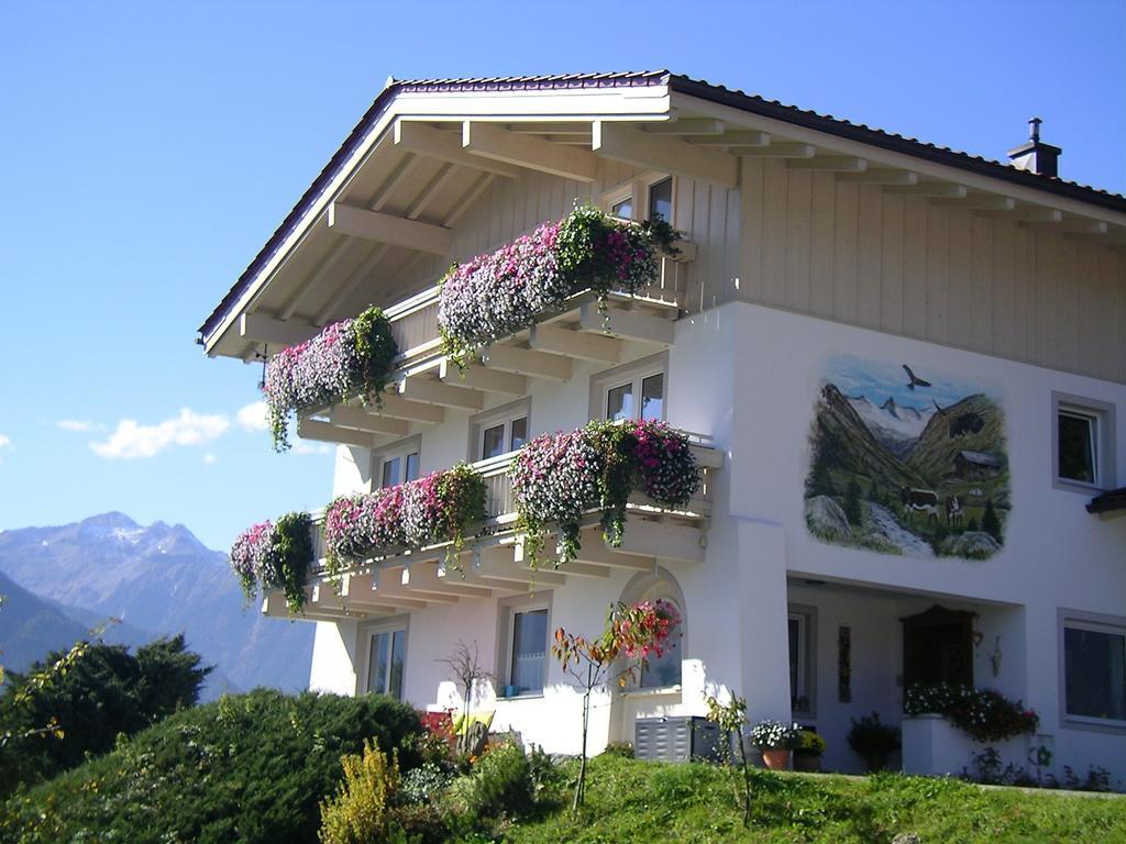 Ferienwohnung Zwoelferblick Bramberg am Wildkogel Room photo